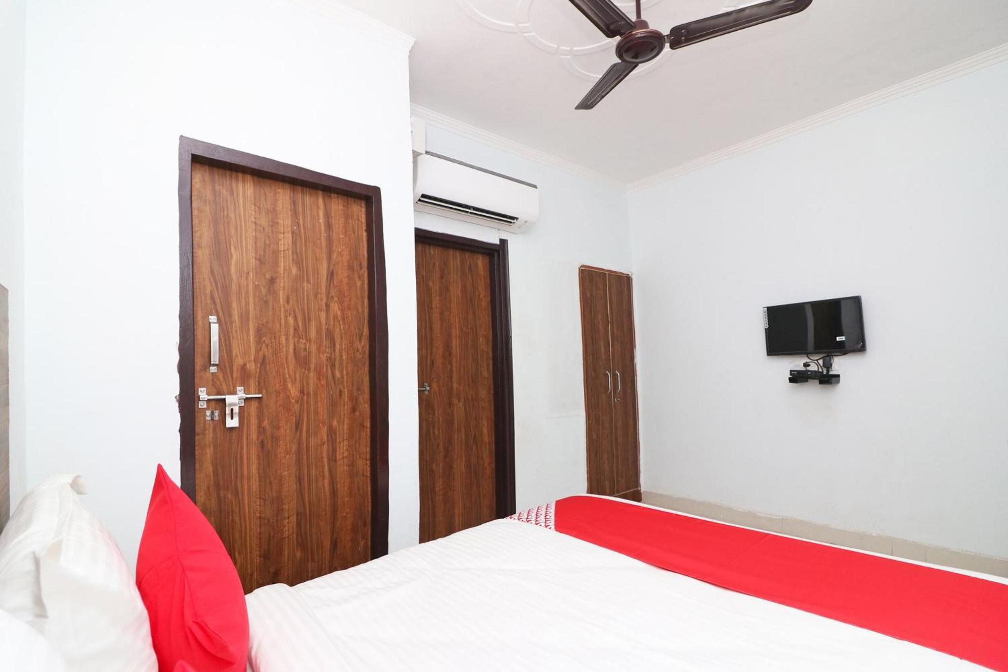 Super O Sathguru Residency Near New Ashok Nagar Metro Station New Delhi