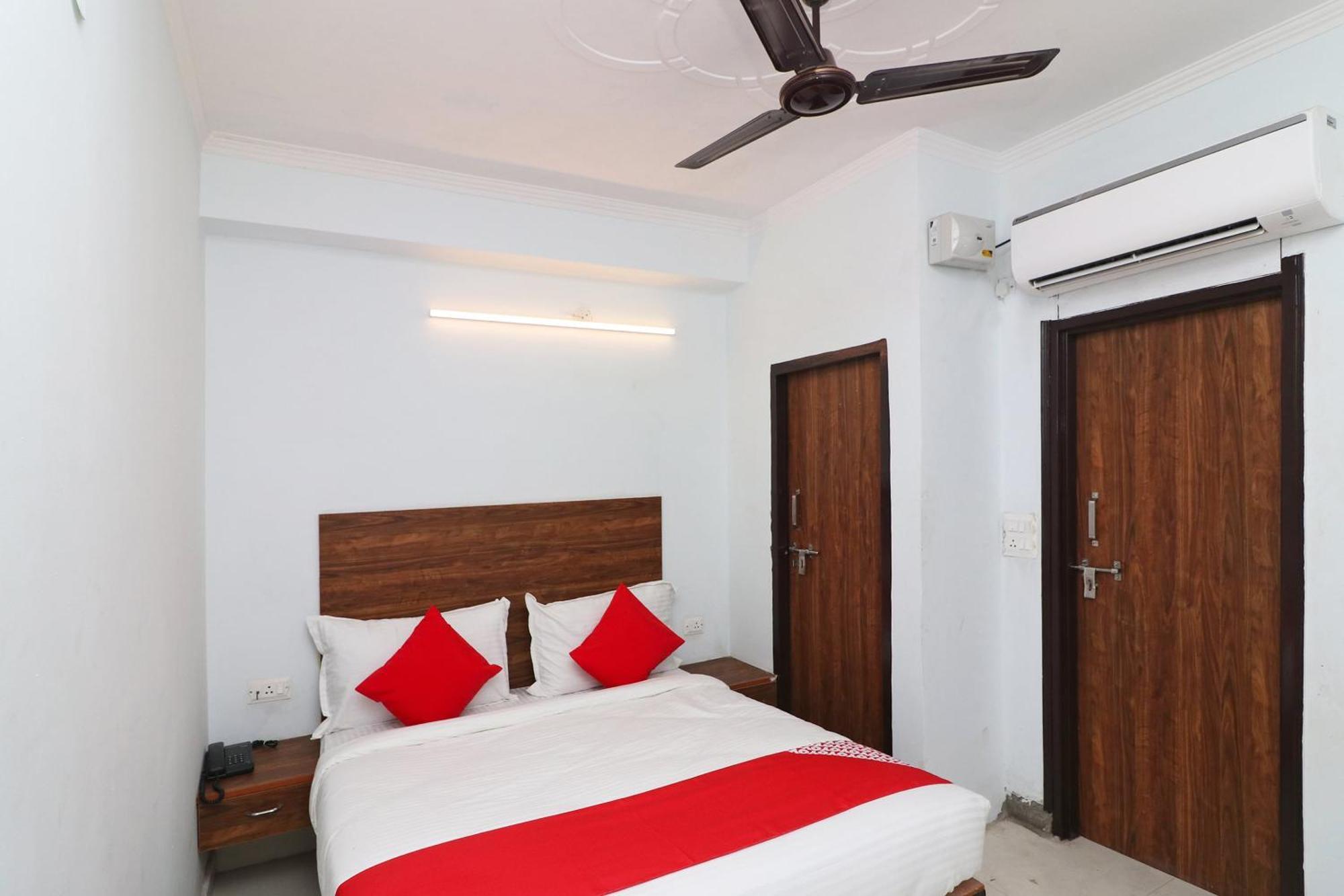 Super O Sathguru Residency Near New Ashok Nagar Metro Station 4* New Delhi