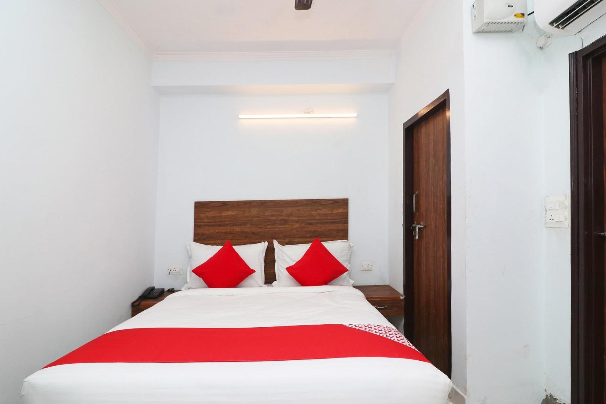 Hotel Super O Sathguru Residency Near New Ashok Nagar Metro Station New Delhi